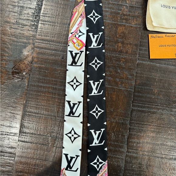 Louis Vuitton NEW Black and White Reversible to Beige and Brown Bandeau - RARE - Picture 5 of 6